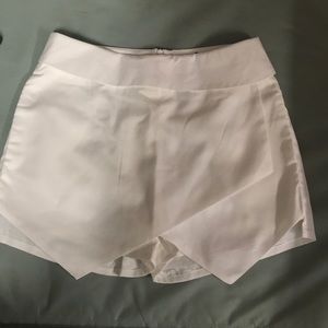 Persun Women White Skorts With Asymetric Hem